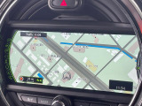 ●純正ナビ:一体感のあるナビは、高級感ある車内を演出してくれます。オーディオ機能も充実しておりますので、運転もより楽しめます♪