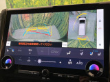 【パノラミックビューモニター】専用のカメラにより、上から見下ろしたような視点で360度クルマの周囲を確認することができます☆死角部分も確認しやすく、狭い場所での切り返しや駐車もスムーズに行えます。