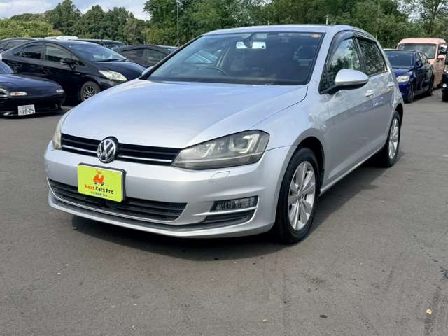 フォルクスワーゲン ゴルフ TSI コンフォートライン 純正ナビ バック