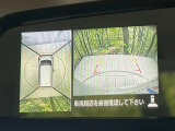【アラウンドビューモニター】専用のカメラにより、上から見下ろしたような視点で360度クルマの周囲を確認することができます☆死角部分も確認しやすく、狭い場所での切り返しや駐車もスムーズに行えます。
