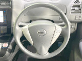 インテリアに合わせたデザインのステアリングは、運転される方のことも考え、運転しやすい形状、大きさです。是非一度、実際に触ってお確かめください。