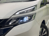 【LEDヘッドライト】悪天候や夜間走行時も良好な視界を確保し安心して運転できる高輝度LEDヘッドライトを装備!点灯速度が早く、消費電力も抑えられています。