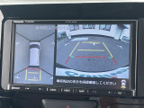 【 アラウンドビューモニター・バックモニター 】真上から見たような映像が流れ、便利かつ大変見やすく安全確認もできます!駐車が苦手な方にもオススメな便利機能です!//