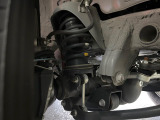 お車を安心してお乗りいただく為には、足回りの定期点検が欠かせません。サービスサポート(有償保証)では無料点検もご提供しており、安心のカーライフをお過ごしいただけるサポート体制が整っています。
