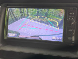【バックカメラ】駐車時に後方がリアルタイム映像で確認できます。大型商業施設や立体駐車場での駐車時や、夜間のバック時に大活躍!運転スキルに関わらず、今や必須となった装備のひとつです!