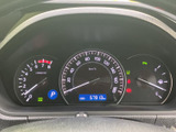 視認性の高いメーターで、運転に必要な情報を的確に把握できます。運転に集中できる環境は、安全な運転に繋がります。落ち着いたデザインも魅力です。