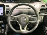 【ステアリングスイッチ】運転中、前方から目線をそらすことなく、オーディオ等の操作が可能な便利機能!安心&快適なドライブを演出してくれます♪