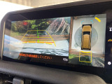 【パノラミックビューモニター】専用のカメラにより、上から見下ろしたような視点で360度クルマの周囲を確認することができます☆死角部分も確認しやすく、狭い場所での切り返しや駐車もスムーズに行えます。