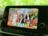 高音質で音楽やラジオを楽しめるオーディオシステム。長距離ドライブも快適にお過ごしいただけます。