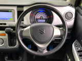 インテリアに合わせたデザインのステアリングは、運転される方のことも考え、運転しやすい形状、大きさです。是非一度、実際に触ってお確かめください。