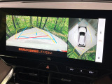 【パノラミックビューモニター】専用のカメラにより、上から見下ろしたような視点で360度クルマの周囲を確認することができます☆死角部分も確認しやすく、狭い場所での切り返しや駐車もスムーズに行えます。