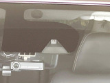 【エマージェンシーブレーキ】走行中に前方の車両等を認識し、衝突しそうな時は警報とブレーキで衝突回避と被害軽減をアシスト。より安全にドライブをお楽しみいただけます。