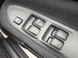 【パワーウインドウ】運転席のスイッチで、各席の窓ガラスの開閉ができます!あると便利ですよね!