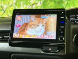 停車中には、地上デジタル放送をお楽しみいただけます。長距離移動の休憩時などに、リラックスした時間を過ごせる便利な機能です。
