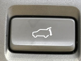 【パワーバックドア】スマートキーや運転席のボタンを押すだけでリアゲートが自動で開閉します!荷物を持っている時や、高い位置にあるバックドアを閉める際に便利な機能です♪
