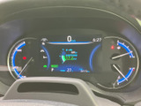 視認性の高いメーターパネル。各種情報を一目で確認でき、安全運転をサポートします。運転に集中できる環境をご提供。