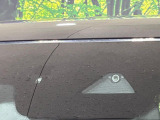 【スマートブレーキサポート】走行中に前方の車両等を認識し、衝突しそうな時は警報とブレーキで衝突回避と被害軽減をアシスト。より安全にドライブをお楽しみいただけます。
