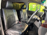 運転席シート廻りは使用感も少なく、良好な状態となっています。丁寧に使われていたことがよくわかりますね。