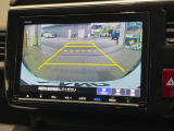 【バックカメラ】駐車時に後方がリアルタイム映像で確認できます。大型商業施設や立体駐車場での駐車時や、夜間のバック時に大活躍!運転スキルに関わらず、今や必須となった装備のひとつです!