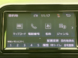 目的地の検索方法を選べる画面で、マップコードや電話番号、名称、ジャンルから入力できます。履歴や登録地点も選択できるため、行き先に合わせて目的地を設定しやすく、日々の移動をサポートします。