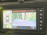 【パノラミックビューモニター】専用のカメラにより、上から見下ろしたような視点で360度クルマの周囲を確認することができます☆死角部分も確認しやすく、狭い場所での切り返しや駐車もスムーズに行えます。