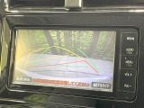 【バックカメラ】駐車時に後方がリアルタイム映像で確認できます。大型商業施設や立体駐車場での駐車時や、夜間のバック時に大活躍!運転スキルに関わらず、今や必須となった装備のひとつです!