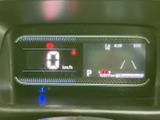メーターパネルは視認性が高く、運転に必要な情報をドライバーに分かりやすく伝えます。運転に集中できる環境です。