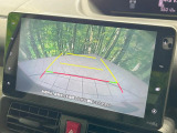 【バックカメラ】駐車時に後方がリアルタイム映像で確認できます。大型商業施設や立体駐車場での駐車時や、夜間のバック時に大活躍!運転スキルに関わらず、今や必須となった装備のひとつです!