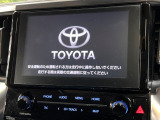 【純正ナビ】人気の純正ナビを装備しております。ナビの使いやすさはもちろん、オーディオ機能も充実!キャンプや旅行はもちろん、通勤や買い物など普段のドライブも楽しくなるはず♪