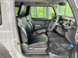 運転席まわりには十分なスペースがあり、大柄な方でもゆったり運転していただける環境です。
