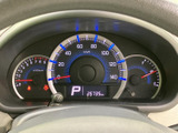 車載画面でテレビ番組を視聴でき、停車中の待ち時間を過ごす際にも活用いただけます。映像と音声を楽しめる装備で、日常のさまざまな場面に便利さを添えてくれます。