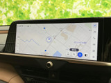 クリアな高精細な地図表示で、運転中の道案内をサポート。スムーズなルート検索で、目的地まで安心してお届けします。美しい風景も楽しめます。