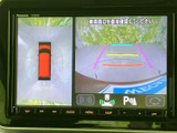 後方確認をサポートするモニターは、安全な運転に欠かせません。狭い場所での運転や駐車も、より安心して行えますね。