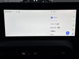 画面上に設定項目が一覧で表示され、目的の項目を見つけやすい構成です。BluetoothやWi-Fiなどの表示も確認でき、日常のドライブで各種設定を見直す際にも便利です。