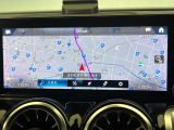 ●10インチ純正ナビ:一体感のある大画面ナビは、高級感ある車内を演出してくれます。オーディオ機能の充実だけでなく、視認性にも優れたナビ画面は見やすくストレスのないドライブをサポートしてくれます♪