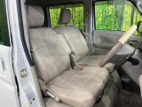 運転席シート廻りは使用感も少なく、良好な状態となっています。丁寧に使われていたことがよくわかりますね。