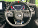 【純正革巻きステアリング】上質な革を使用することで、手にしっかり馴染みとても運転しやすいハンドルです♪