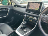 在庫車両に関してはお客様により良いものをご提供する為に品質に拘って仕入れを行っております。各お車の状態はそれぞれですのでご商談時に当店スタッフがご説明させて頂きますのでご安心くださいませ。