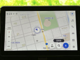 見やすい地図表示で、目的地までスムーズなナビゲーションを実現。周辺情報も充実しており、お出かけの計画に役立ちます。