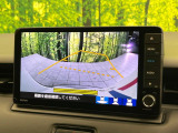 【バックカメラ】駐車時に後方がリアルタイム映像で確認できます。大型商業施設や立体駐車場での駐車時や、夜間のバック時に大活躍!運転スキルに関わらず、今や必須となった装備のひとつです!