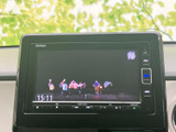 停車中には、地上デジタル放送をお楽しみいただけます。長距離移動や休憩時間など、様々なシーンで活用できる便利な機能です。