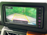 【バックカメラ】駐車時に後方がリアルタイム映像で確認できます。大型商業施設や立体駐車場での駐車時や、夜間のバック時に大活躍!運転スキルに関わらず、今や必須となった装備のひとつです!