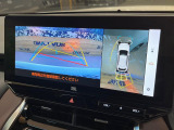 【パノラミックビューモニター】専用のカメラにより、上から見下ろしたような視点で360度クルマの周囲を確認することができます☆死角部分も確認しやすく、狭い場所での切り返しや駐車もスムーズに行えます。