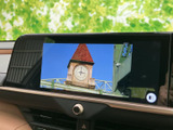 停車中に楽しめるTV機能。長距離移動の際に、エンターテイメントとして活躍します。ゆったりとした時間をお過ごしください。(※運転中の視聴はご遠慮ください)。