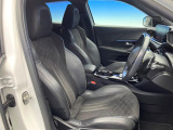 ●ハーフレザーシート:高級感漂うハーフレザーシートは、使用感も少なく良好なコンディションを保っております!その他、気になる箇所がございましたらお気軽にお問合せ下さい!