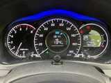 視認性の高いメーター類が運転をサポート。重要な情報を一目で確認できます。運転に集中できる環境です。