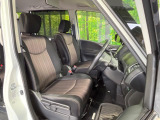 運転席シート廻りは使用感も少なく、良好な状態となっています。丁寧に使われていたことがよくわかりますね。