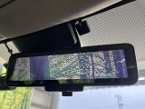 【インテリジェントルームミラー】後席の大きな荷物や同乗者で後方が確認しづらい時でも安心!カメラが撮影した車両後方の映像をルームミラー内に表示。クリアな視界で状況の確認が可能です!