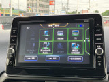 複数のオーディオソースが画面上に並び、使いたい音源を見比べながら選びやすい構成です。メニューから選択できるため、日々の移動中もお好みの音楽やラジオを楽しめます。