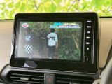 テレビ番組を画面で視聴できる装備です。停車中の休憩時間にも映像を楽しめるため、ちょっとした待ち時間を過ごす際にも便利。使い方に合わせて、停車時にご活用いただけます。